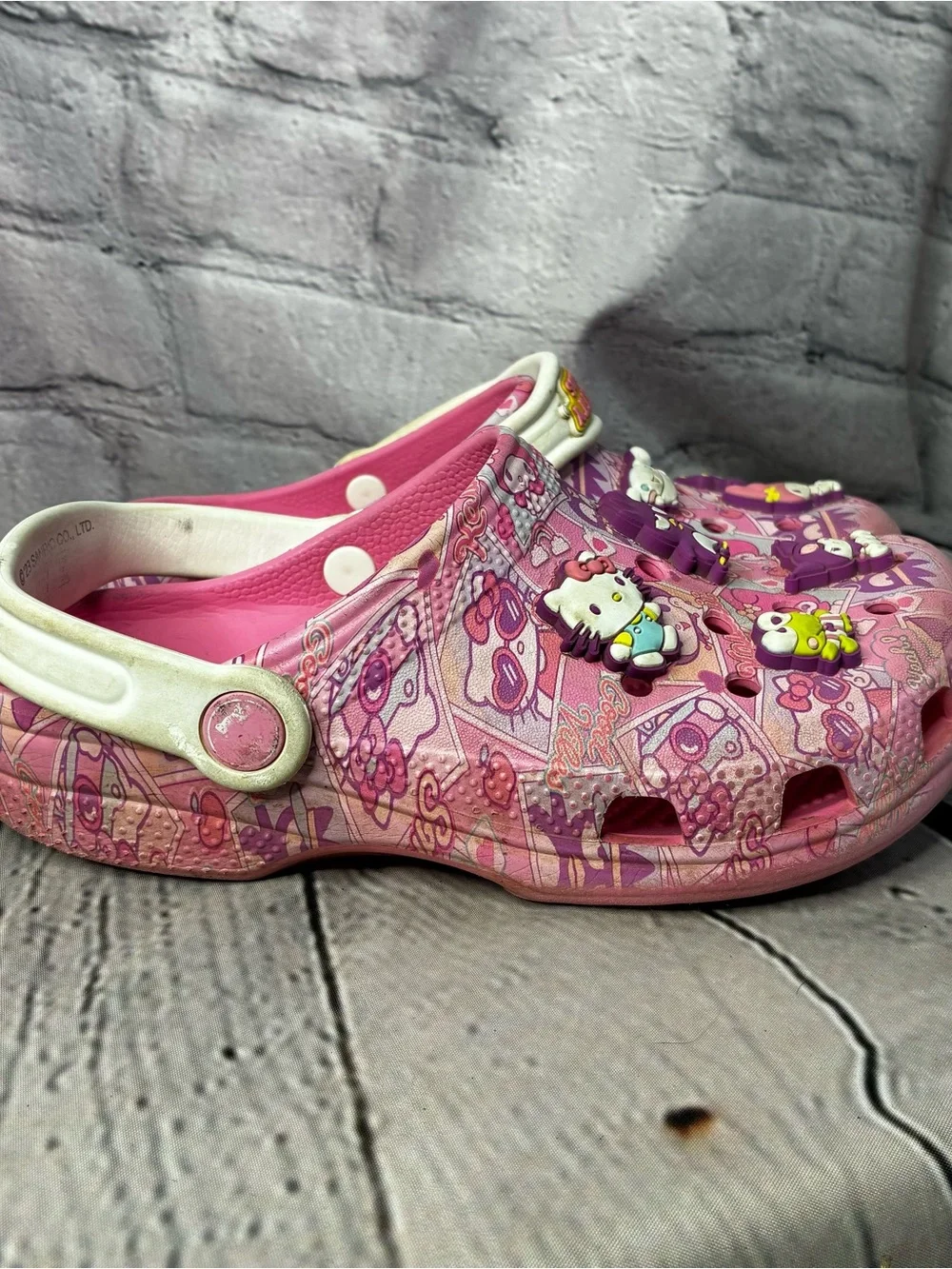CROCS x Sanrio Hello Kitty & Friends  Classic Pink Clogs w/ Jibbitz Girls Sz 3